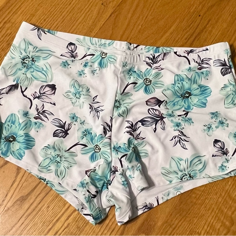 Woman’s 3xl Swimsuit - Picture 4 of 5